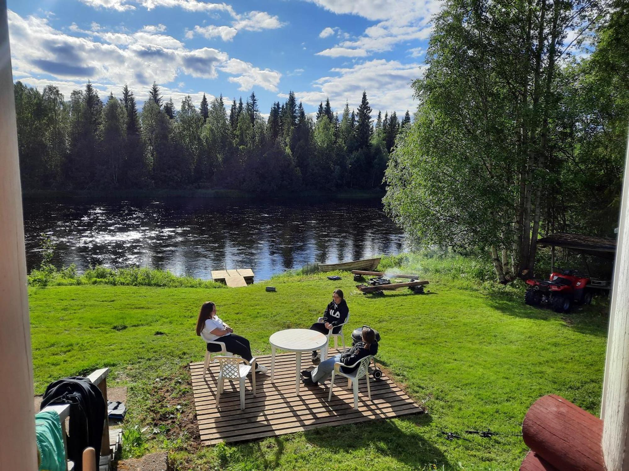Lapin Villa Hiisi Joen Rannalla Ranua Zimmer foto